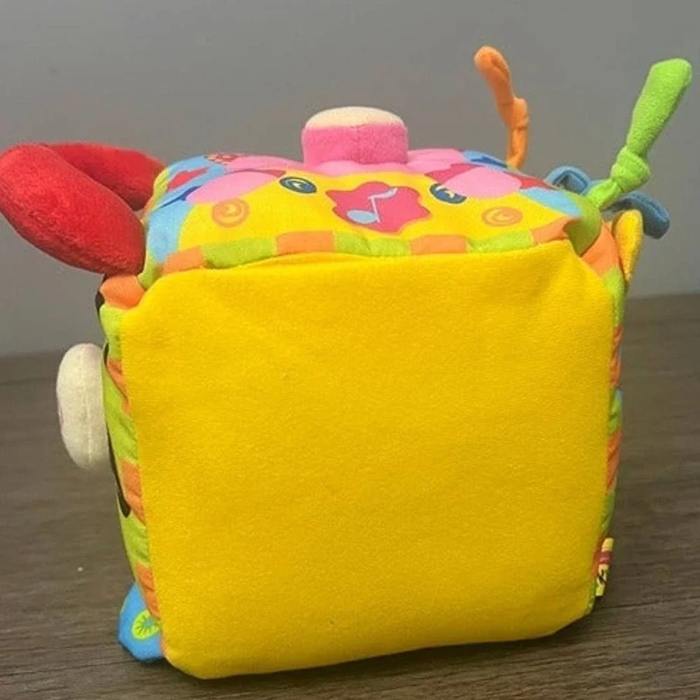 Melissa & Doug‎ Musical Farmyard Cube